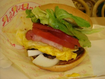ショッパーズ泡瀬の「あわせバーガー」