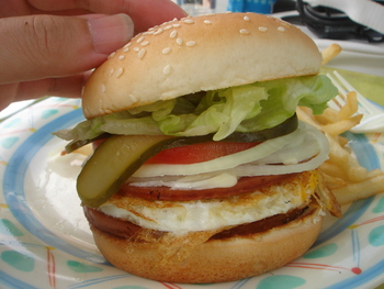 ルネッサンスリゾート・オキナワ（恩納）の「スパムバーガー」