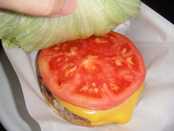 アメリカ食堂（牧志）の「チーズバーガー」