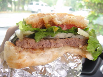 パーラーRiaちゃん（うるま市天願）の「ハンバーガー」