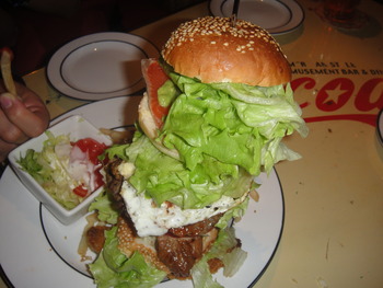 Cocoa（松山）「しにシカマスでぇーじじょうとうバーガー」