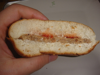 ファミリーマートの「ハンバーガー」「コロッケバーガー」
