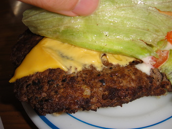 レストラン一力（うるま）の「チーズバーガー」