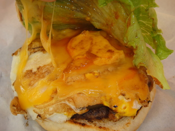 ジェッタバーガーマーケットの「ハワイアンデラックスバーガー」