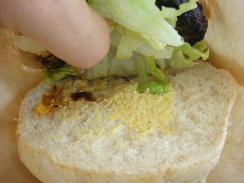 カフーリゾートフチャクの「手ごねハンバーグのチーズバーガー」