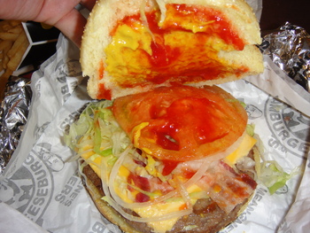 ミーンジーンバーガーの「ベーコンチーズバーガー」