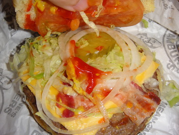 ミーンジーンバーガーの「ベーコンチーズバーガー」