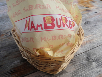 岬の家（真栄田岬）の「チーズバーガー」