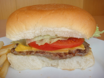 ステーキハウスニューヨーク（池原）の「チーズバーガーサンド」