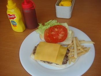 ステーキハウスニューヨーク（池原）の「チーズバーガーサンド」