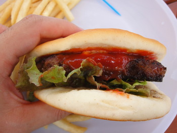 PARAISO（オクマ）の「PARAISOハンバーガー」
