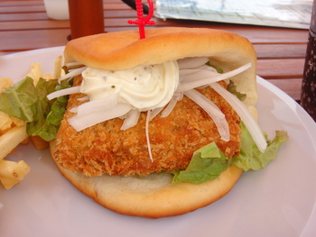PARAISO（オクマ）の「PARAISOハンバーガー」