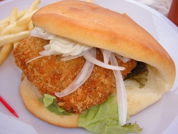 PARAISO（オクマ）の「PARAISOハンバーガー」