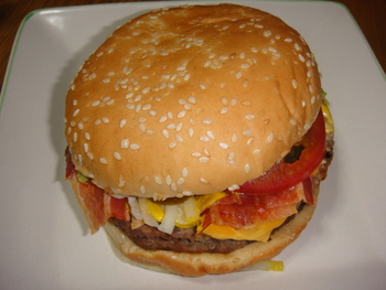キャンプシュワブ（名護市辺野古）の「ハンバーガー」
