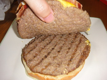 キャンプシュワブ（名護市辺野古）の「ハンバーガー」