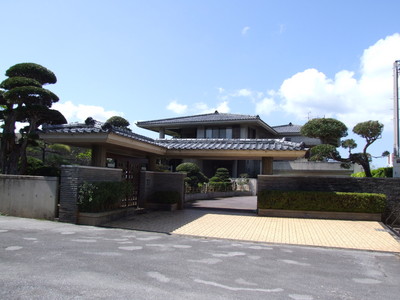 ３億円