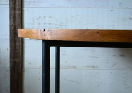 Indigo オーダー・オリジナル家具:古材の鉄脚丸テーブル soiさん