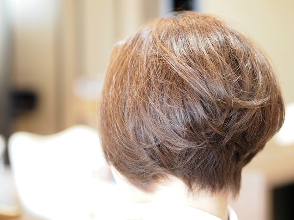 バッサリ刈り上げ女子 沖縄美人のツーブロックヘアスタイル ビフォアー アフター写真 沖縄 北谷で人気の美容室なら パドドゥ レキオ 公式ブログ