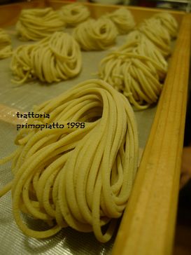 りんごのケーキと洋梨のタルト