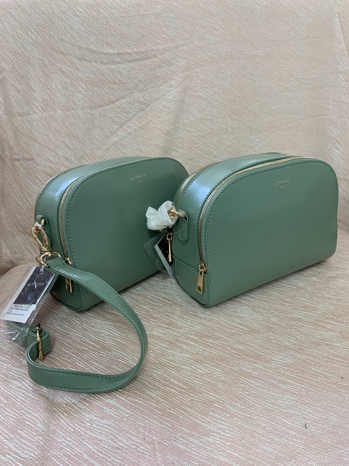 ★スモーキーグリーン　ショルダーバッグ★