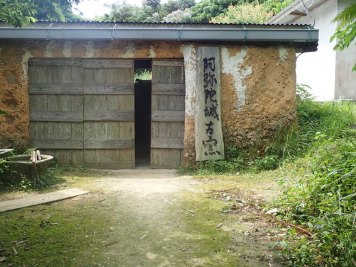 島武己さんの作品をご紹介します、　　
