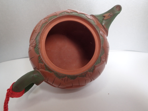 中国の陶器　　急須です。