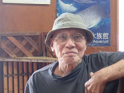 島武己さんの作品をご紹介します、中城古窯の急須の作品です。
