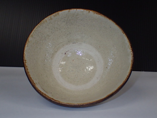 金城次郎さんの作品を紹介します。　茶碗です