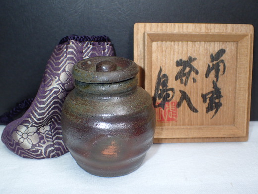 島武己さんの作品をご紹介します、　　コップです。