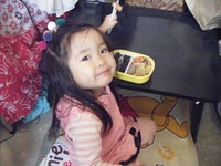 お弁当食べてます。 2009/02/11 13:26:56