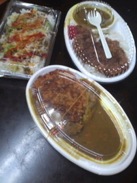 お昼は、カレー(^O^) 2011/11/29 17:32:46
