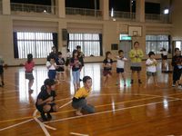 にこにこ教室☆体育館で新聞遊び☆ 2014/02/20 12:01:13