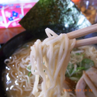 そば専門店　凸凹(でこぼこ)
