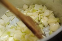 今月のマンスリースープは『白菜とスモークサーモン』