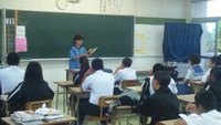 中学生へ読み聞かせ