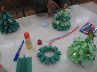 にこにこ教室★クリスマスツリー作り★