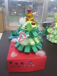 にこにこ教室★クリスマスツリー作り★