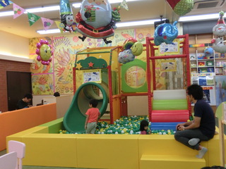 新都心tsutaya 子どもが遊べるスペース わくわくキッズランドjr がオープン てぃーだニュース