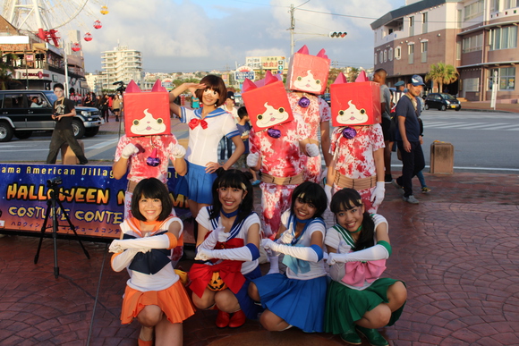 【動画あり】北谷町美浜で「ようかい体操」を踊ってみた【ハロウィン TI-DA Ver.】