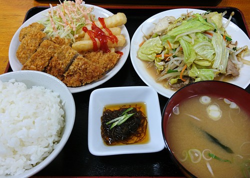 この量でこの値段は安い ボリューミーな定食をお探しなら那覇市 つぼやのそば屋 てぃーだニュース
