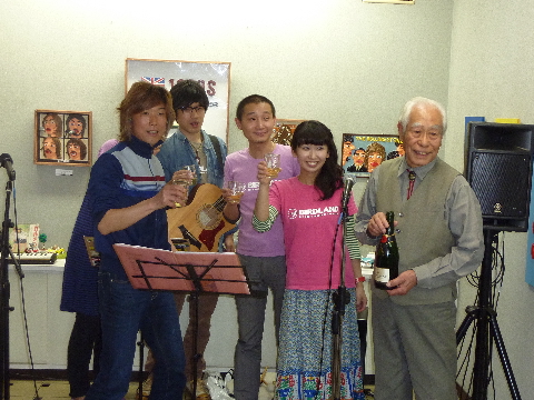 個展ライブ＆チャリティコンサート