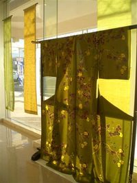 真境名照子染め展　　着物・帯　展示中！！