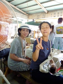 もとぶ手作り市の笑顔はたくさん。自分達も笑顔がもらえます！