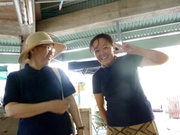 もとぶ手作り市の笑顔はたくさん。自分達も笑顔がもらえます！