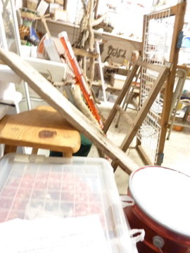 アメニモマケズカゼハチョットイトマンユラリ二デカケテミマス