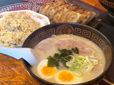 くいしん坊 くいしん坊