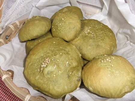 甘納豆入り抹茶パン