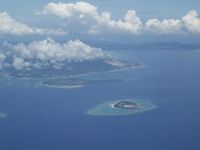 一年中青い海と白いサンゴの沖縄