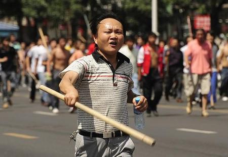 このまま反日デモを続けると中国経済終了