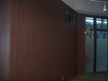 コンクリートの壁に壁紙を 沖縄県内最大級カーテン展示場 ワールドルームブログ